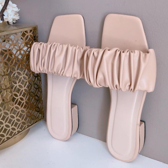 Scrunchie Style Summer Low heels Sandals (BRAND NEW) in Beige/Light Brown - Picture 2 of 2